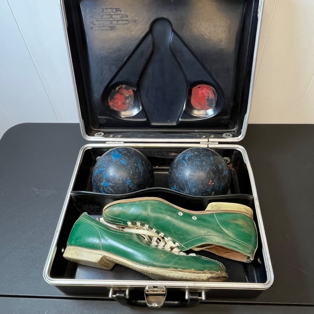 Vintage Women's Duck Pin Bowling Kit Balls, Shoes Size‎ 9, and Case, East Coast